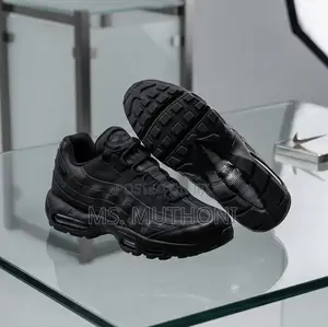 Nike Air Max 95 Triple Black Sneakers
