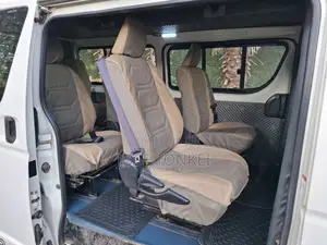 Toyota HiAce 2016 Van ya Safari