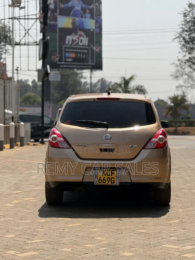 Nissan Tiida 2008 Gold - 1