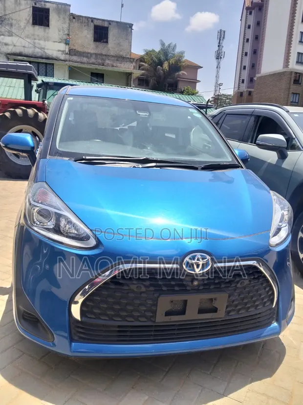 Toyota Sienta Hybrid 2019 Blue - 1
