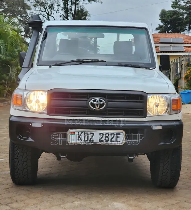 Toyota Land Cruiser 79 Series Pickup 2012 - 1