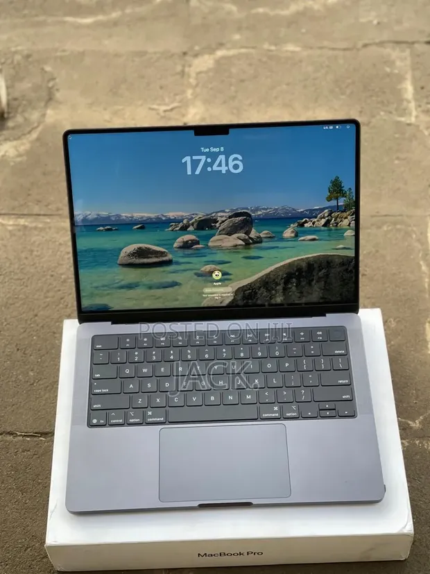 Apple MacBook Pro 2025 M5 16GB RAM 512GB SSD - 1