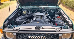 Toyota Land Cruiser 2014 Kijani