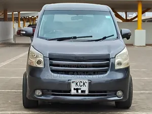 Toyota Noah 2009 Kijivu