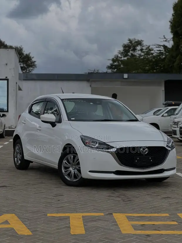 Mazda 2 2020 White - 1