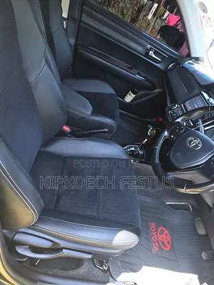 Toyota Corolla Fielder 1.5 Hybrid FWD 2015 Nyeusi