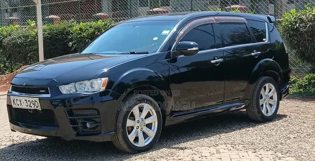 Mitsubishi Outlander 2012 Black - 1