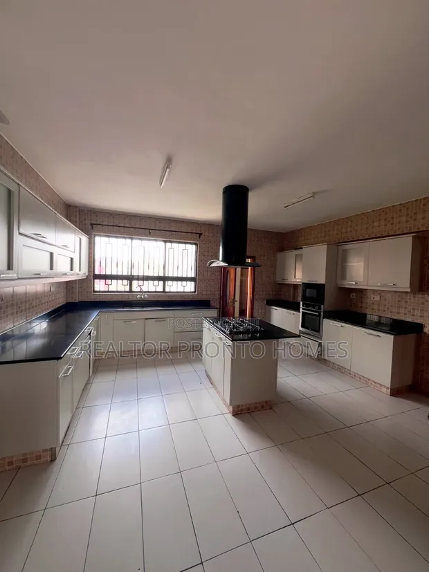 3-Bedroom Apartment with DSQ in Kilimani, Hurlingham - 1