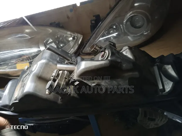 Nissan Qashqai Dualis Xenon Headlights (Used) - 1