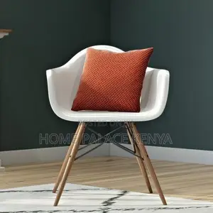 Stylish Eames Plastic Dining Chair - White