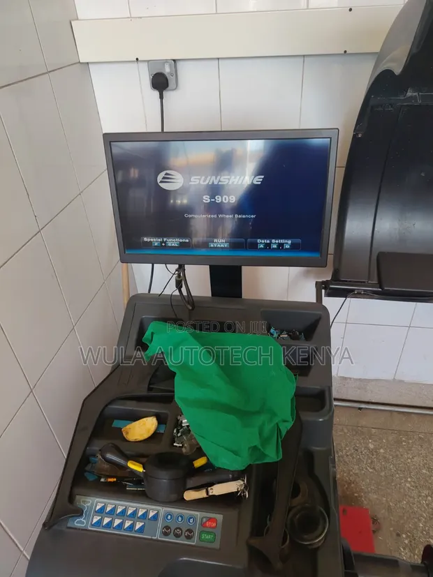 Sunshine S-909 Digital Wheel Balancer - 1