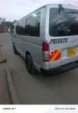 Toyota HiAce 2010 Nyeupe - 3