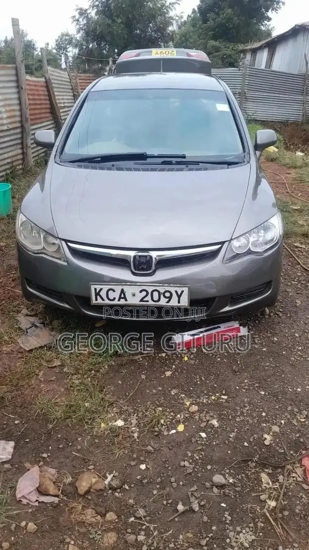 Honda Civic 2007 Silver - 1