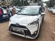 Toyota Sienta 2017 White - 3