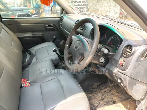 Isuzu D-MAX 2012 White - 1