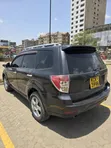 Subaru Forester 2010 Nyeusi - 5