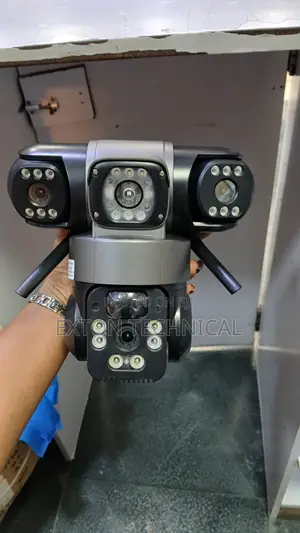 Kamera ya Usalama ya Solar 4G Triple-Lens Full HD Iliyofungwa