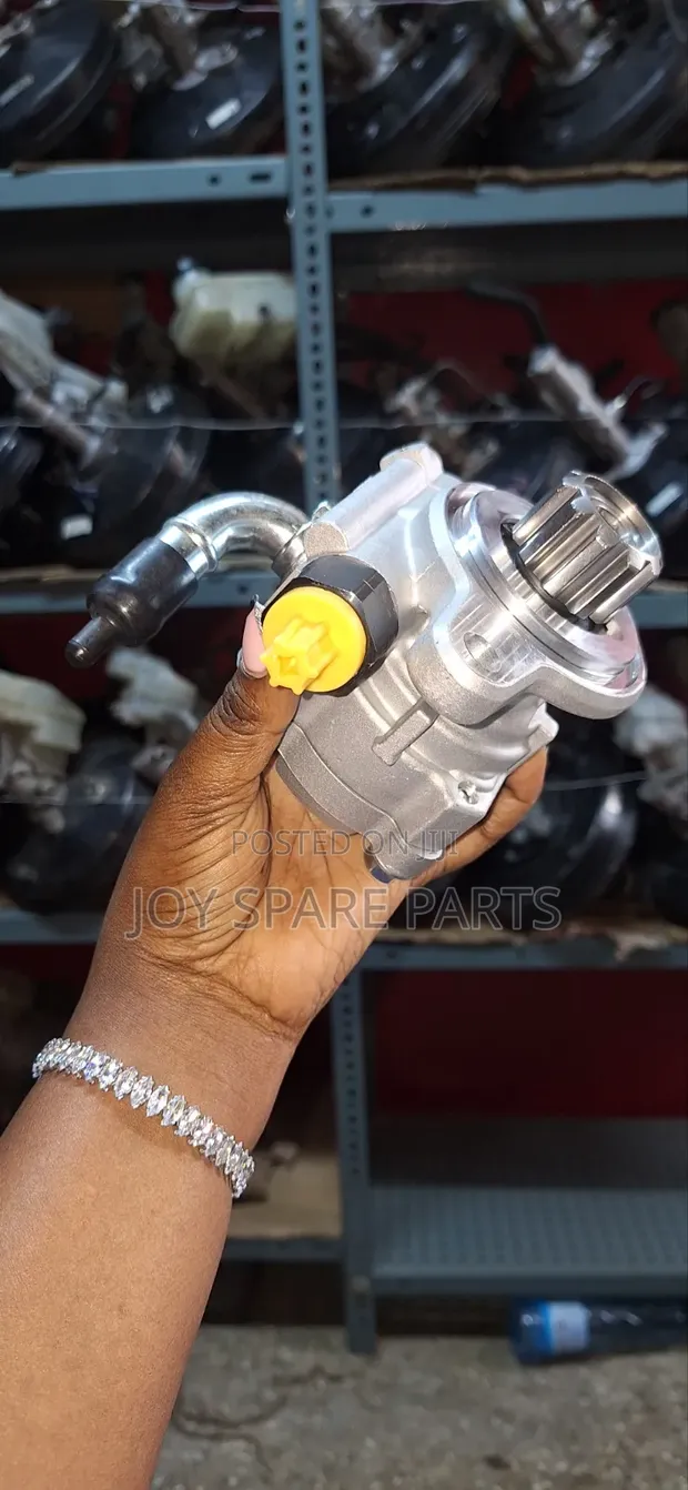 Toyota Hiace Power Steering Pump (Brand New) - 1