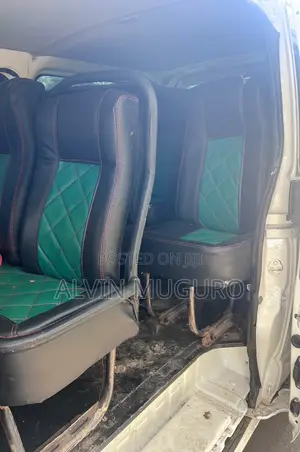 Toyota HiAce Commuter 2013