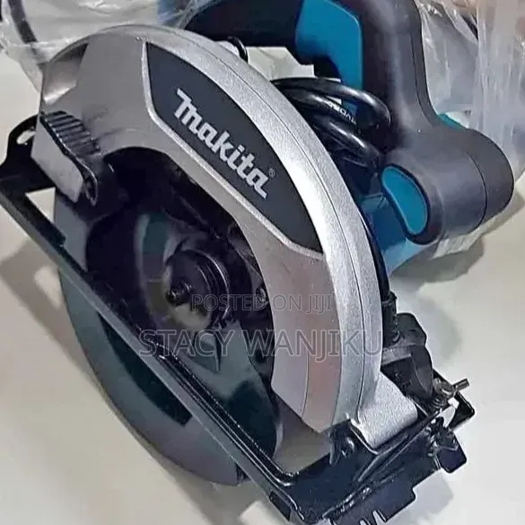 Makita 1400W Circular Saw (7-inch) - 1