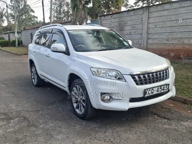Toyota Vanguard 2013 Pearl - 1