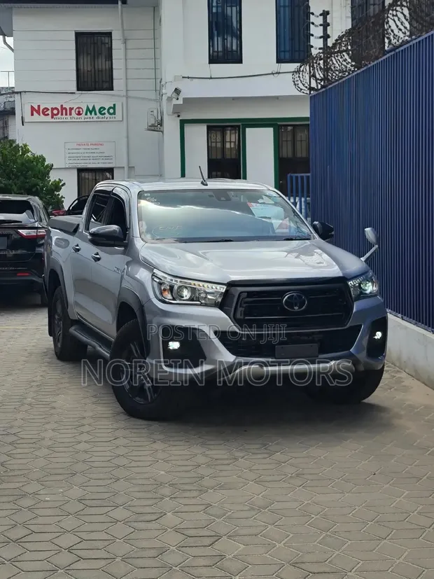 2019 Toyota Hilux Double Cab - 1