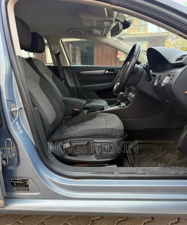 Volkswagen Passat 2013 Blue - 1