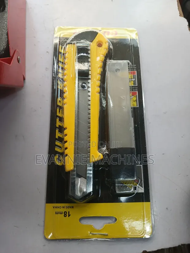 18mm Retractable Utility Knife - 1