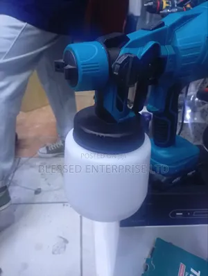 Brand New Makita Cordless Spray Gun Machine