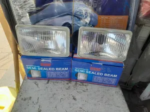 Isuzu NKR/NPR, Mitsubishi FH215 Canter Headlights