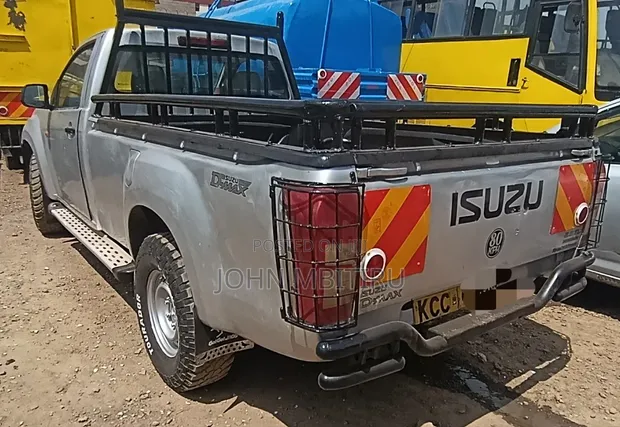 Isuzu D-MAX 2014 Gray - 1