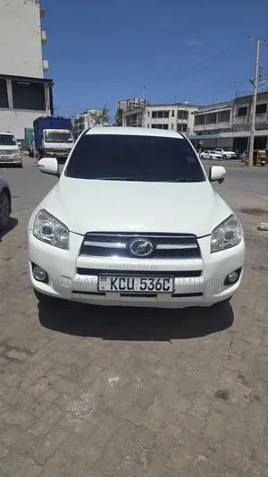 Toyota RAV4 2.5 SUV 2012 White