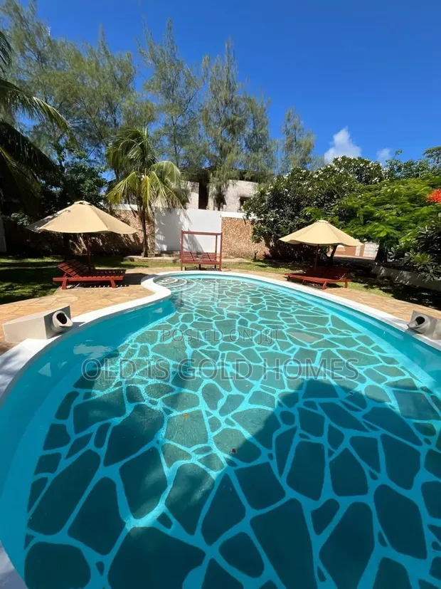 Furnished 5-Bedroom Villa with Cottages in Casuarina, Malindi - 1