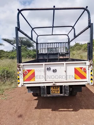 Mitsubishi Canter 2004 White