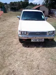 Toyota Hilux 2003 White - 2