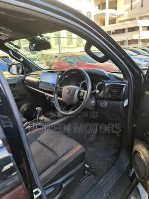 Toyota Hilux 2019 Nyeusi