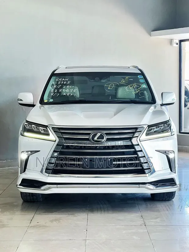 Lexus LX 2019 - Off White - 1