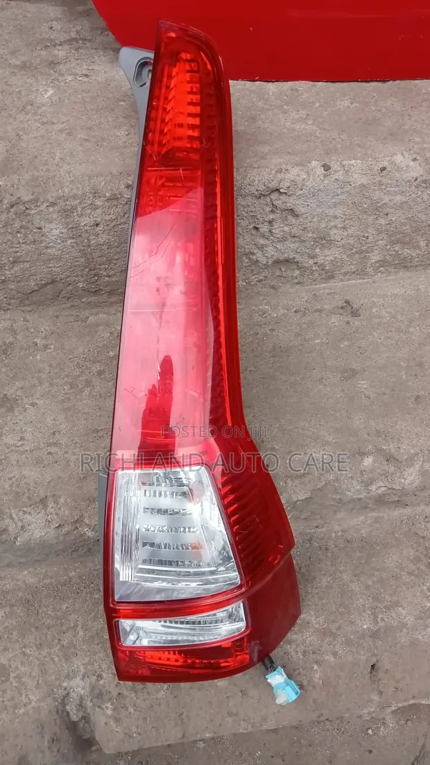 Honda CR-V RD5 Taillamp (Stanley P6207) - 1