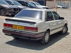 Mazda B-Series 1990 White