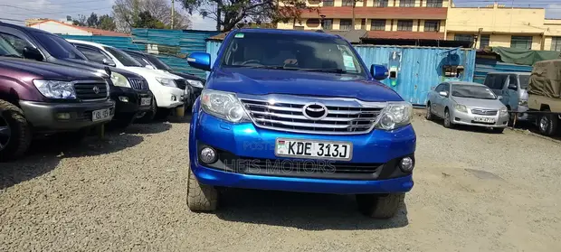 Toyota Fortuner 3.0 D AWD 2012 Blue - 1
