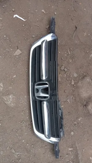 Honda CR-V RD5 Front Grille (2005)