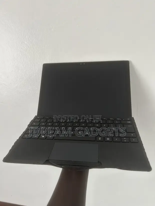 Microsoft Surface Pro 4 8GB Intel Core i5 128GB SSD - 1