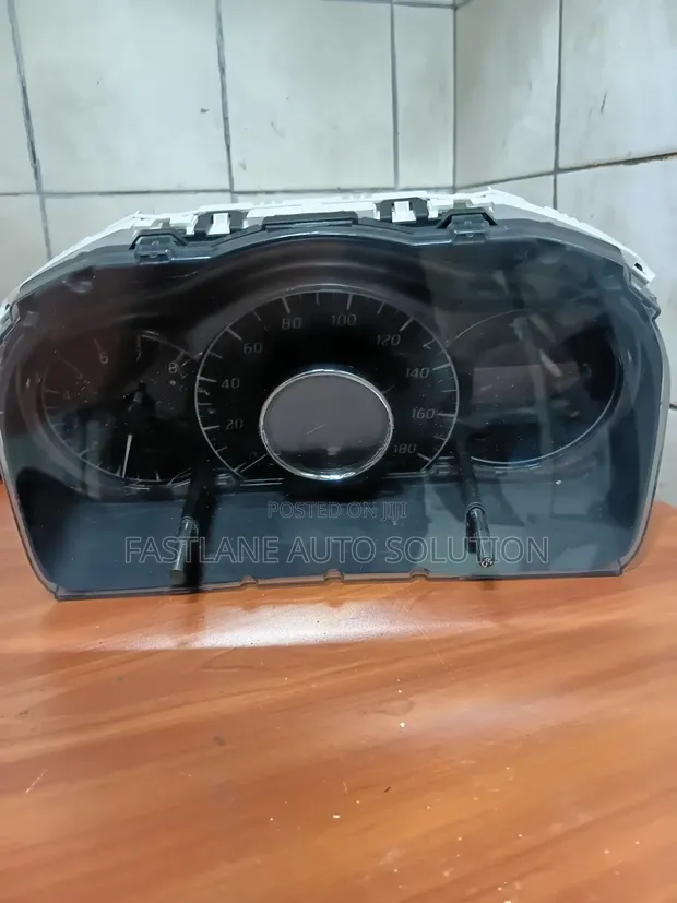 Dashboard Clock for Nissan Note - 1