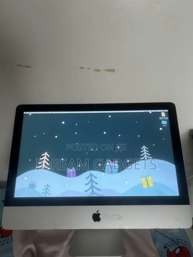 Apple iMac 21.5" Intel Core i5 8GB RAM 1TB SSD - 1
