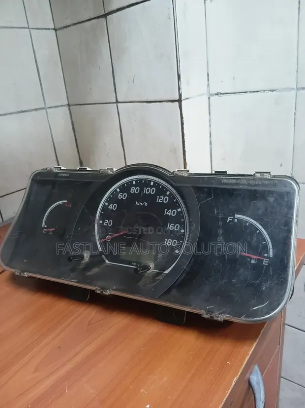 Toyota Hiace 5L 7L Clock (2007-2015) - 1