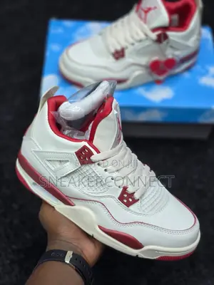 Air Jordan 4 Retro 'Valentine's Day' Sneakers