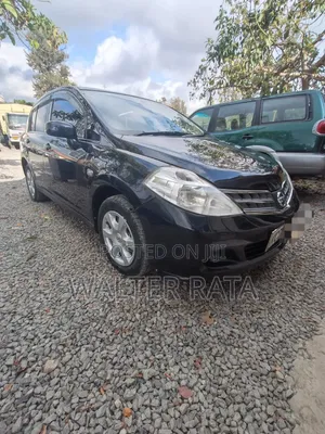 Nissan Tiida 2012 Nyeusi
