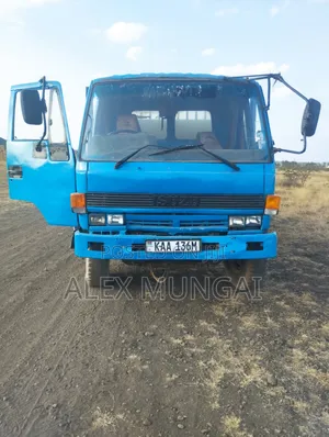 Isuzu FTR 12 Truck - Blue