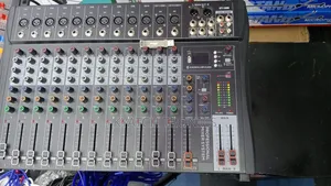 Soundcraft Plain Mixer 12 Channel