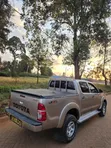 Toyota Hilux 2009 Gold - 3
